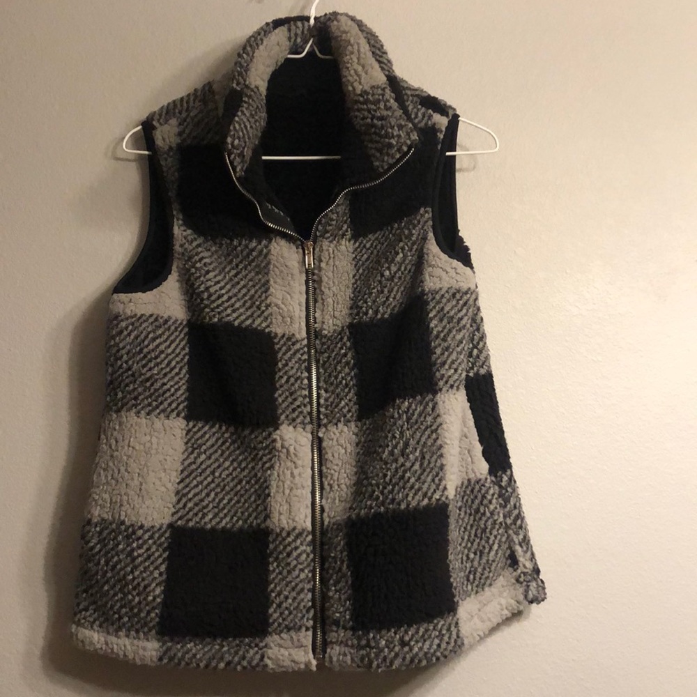 Black and gray vest.